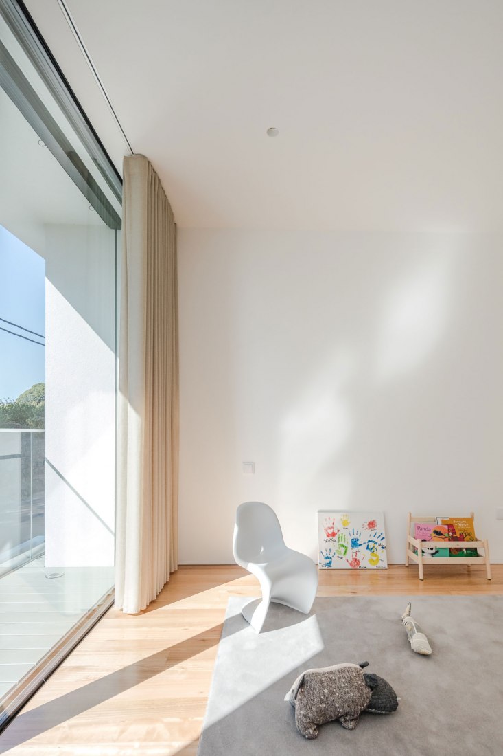 Casa Touguinha por Raulino Silva Arquitecto. Fotografía por João Morgado.