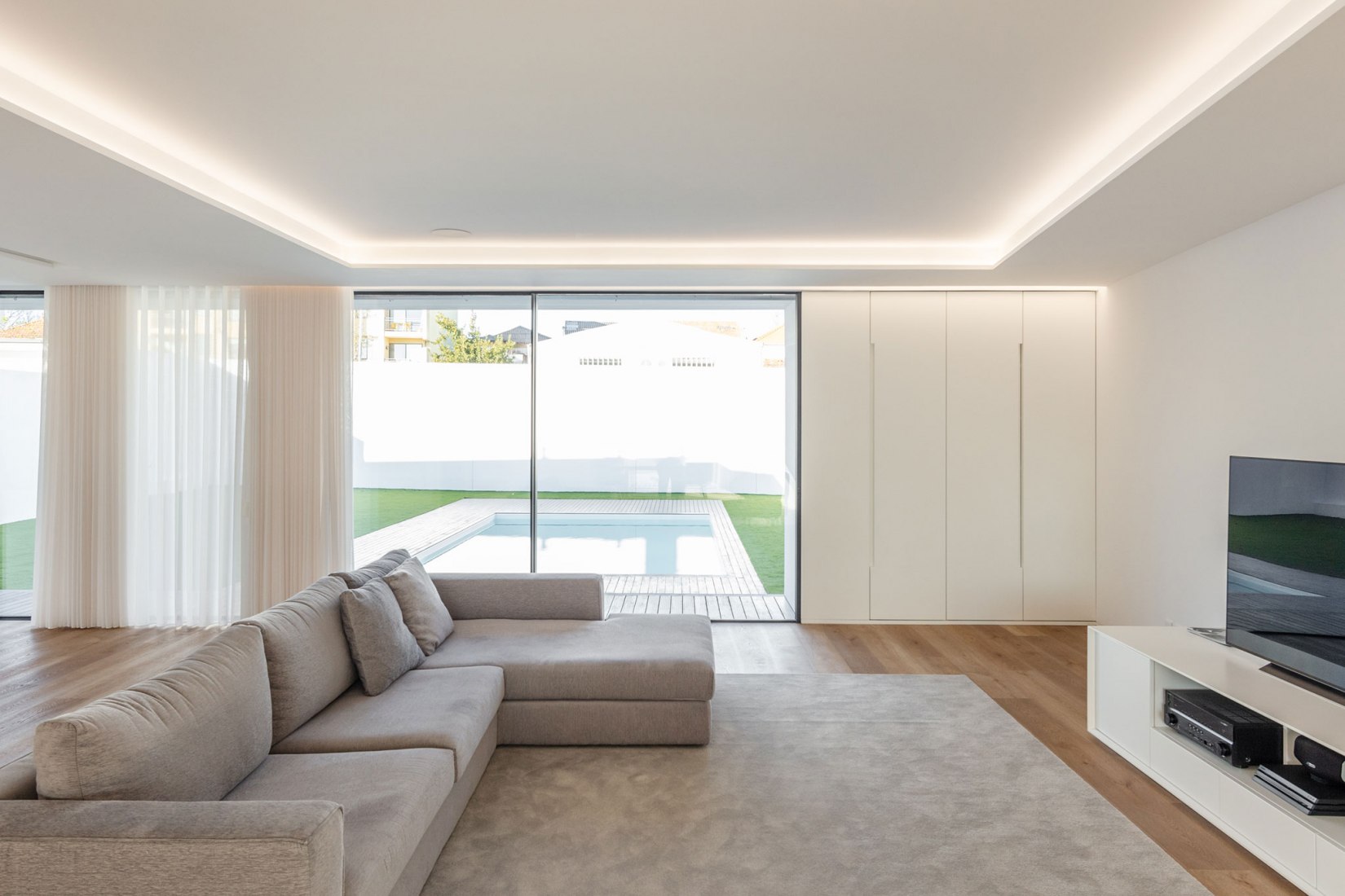 Senhora da Hora House por Raulino Silva. Fotografía por João Morgado