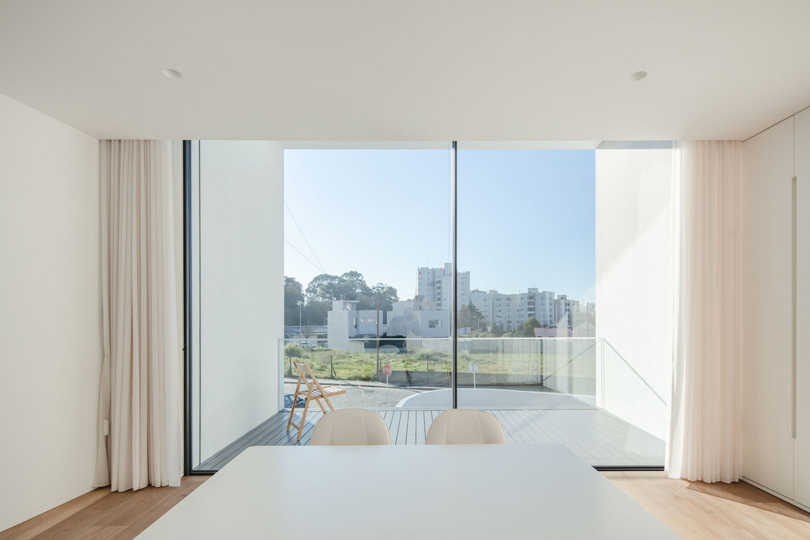 Senhora da Hora House por Raulino Silva. Fotografía por João Morgado