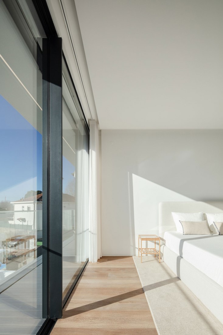 Senhora da Hora House por Raulino Silva. Fotografía por João Morgado