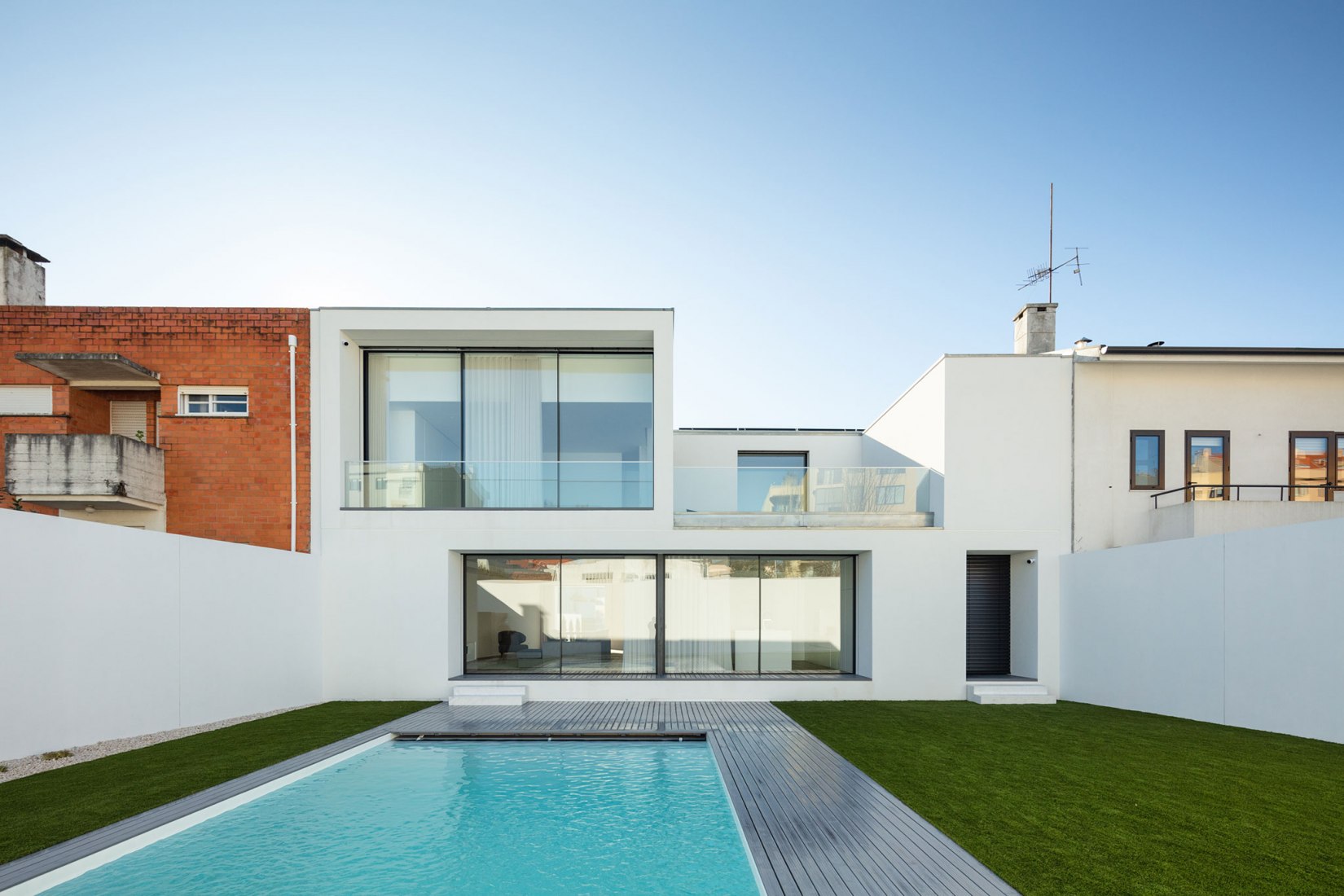 Senhora da Hora House por Raulino Silva. Fotografía por João Morgado