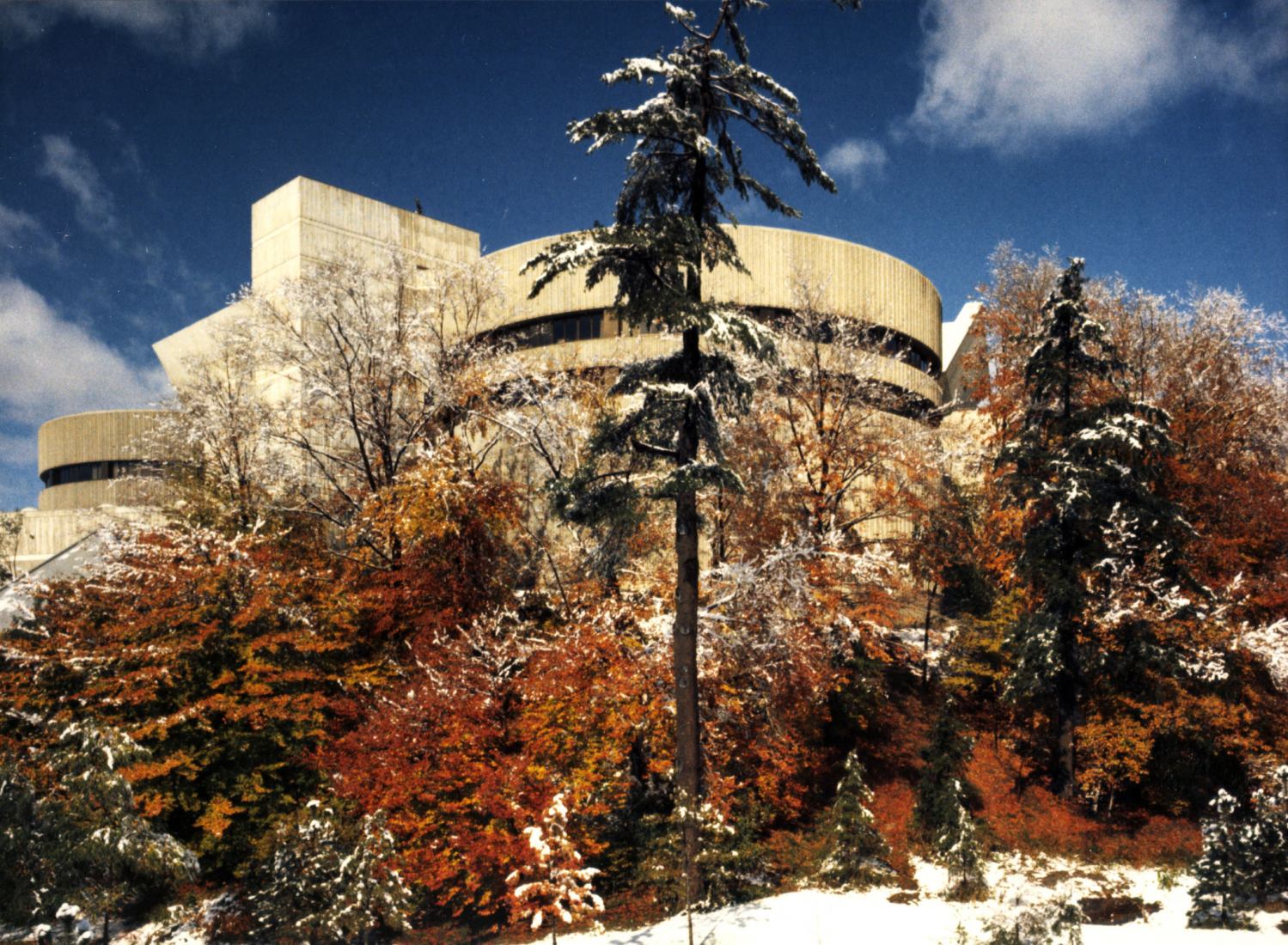 Ontario science centre to celebrate Canada’s 100th birthday, 1964. Architect Raymond Moriyama.