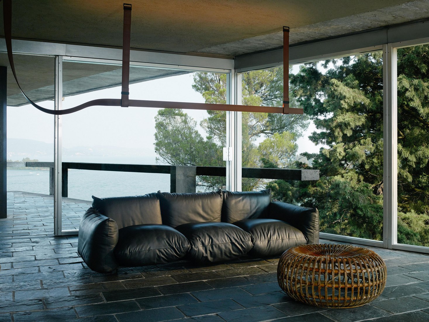 Belt por Ronan & Erwan Bouroullec para FLOS. Fotografía por Fedérico Torra