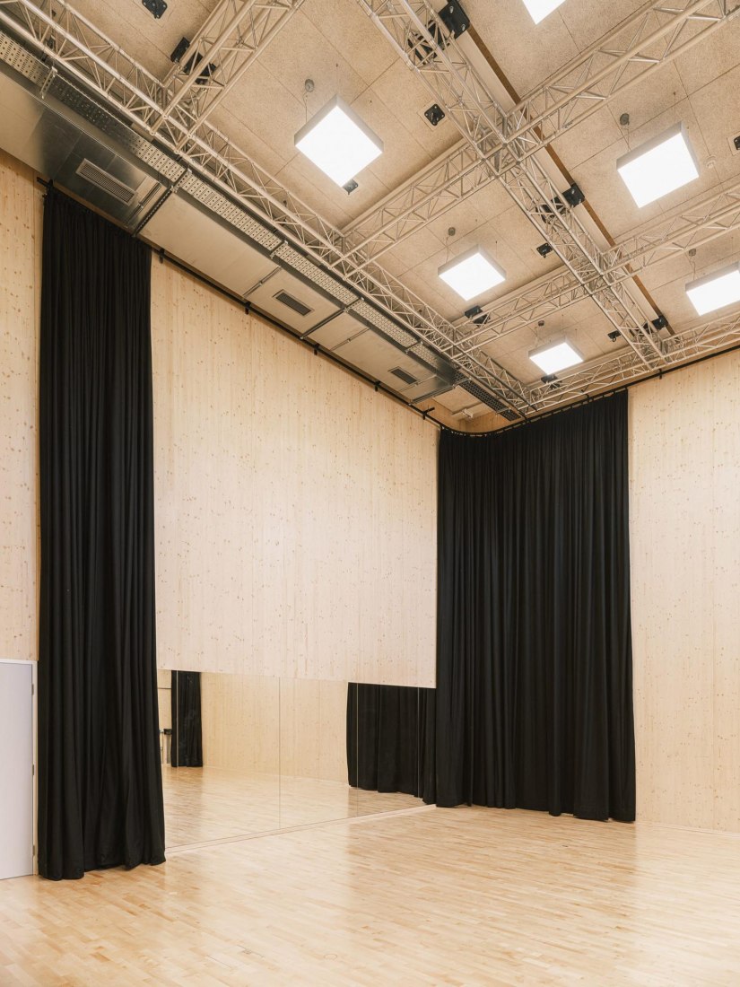 Roundhouse Works by Reed Watts Architects + Paddy Dillon. Photograph by Fred Haworth.