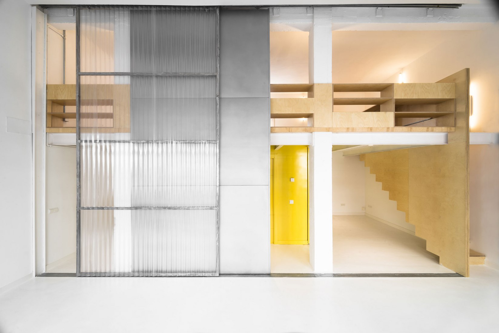 MULTIPLYING ARCHITECTURES (II). Loft Renovation by Idearch. Courtesy of the architects