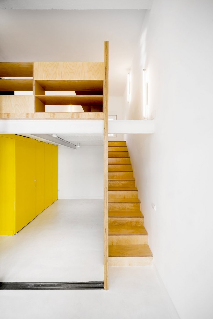 MULTIPLYING ARCHITECTURES (II). Loft Renovation by Idearch. Courtesy of the architects