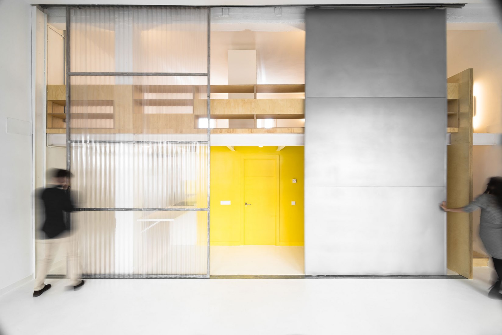 MULTIPLYING ARCHITECTURES (II). Loft Renovation by Idearch. Courtesy of the architects