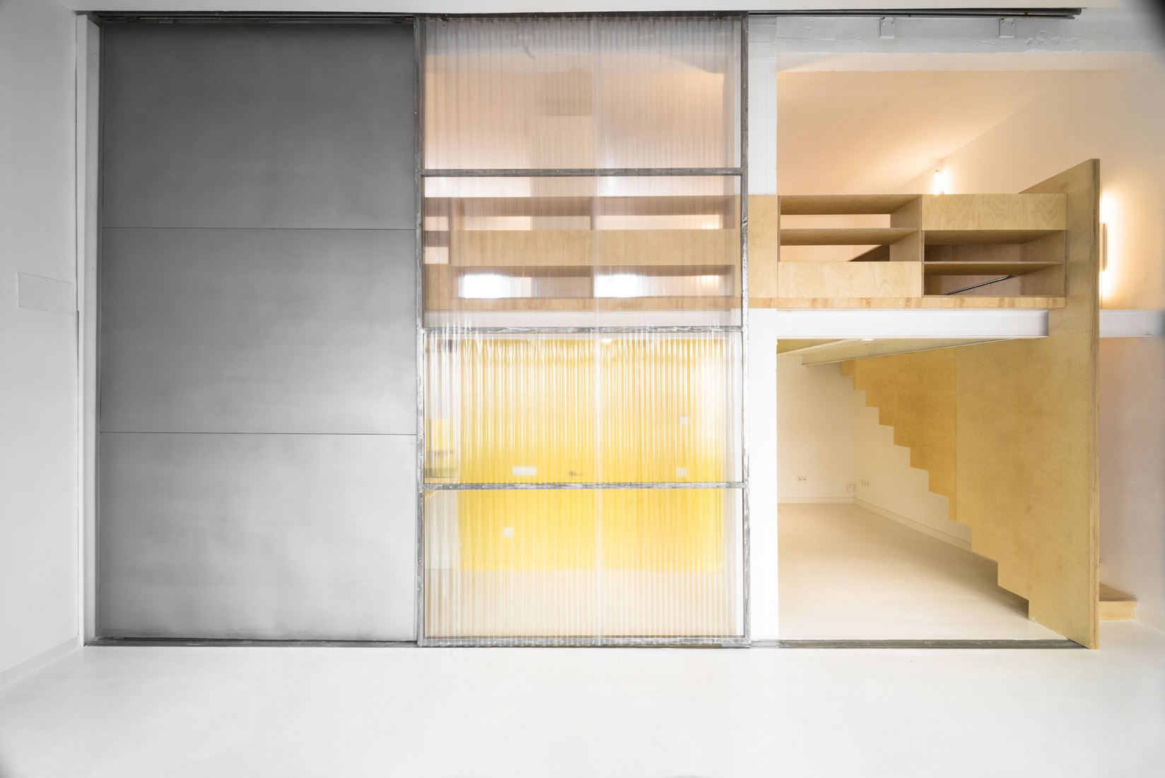 MULTIPLYING ARCHITECTURES (II). Loft Renovation by Idearch. Courtesy of the architects