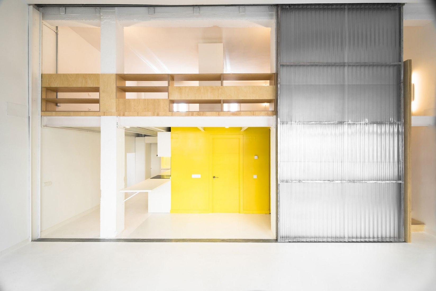 MULTIPLYING ARCHITECTURES (II). Loft Renovation by Idearch. Courtesy of the architects