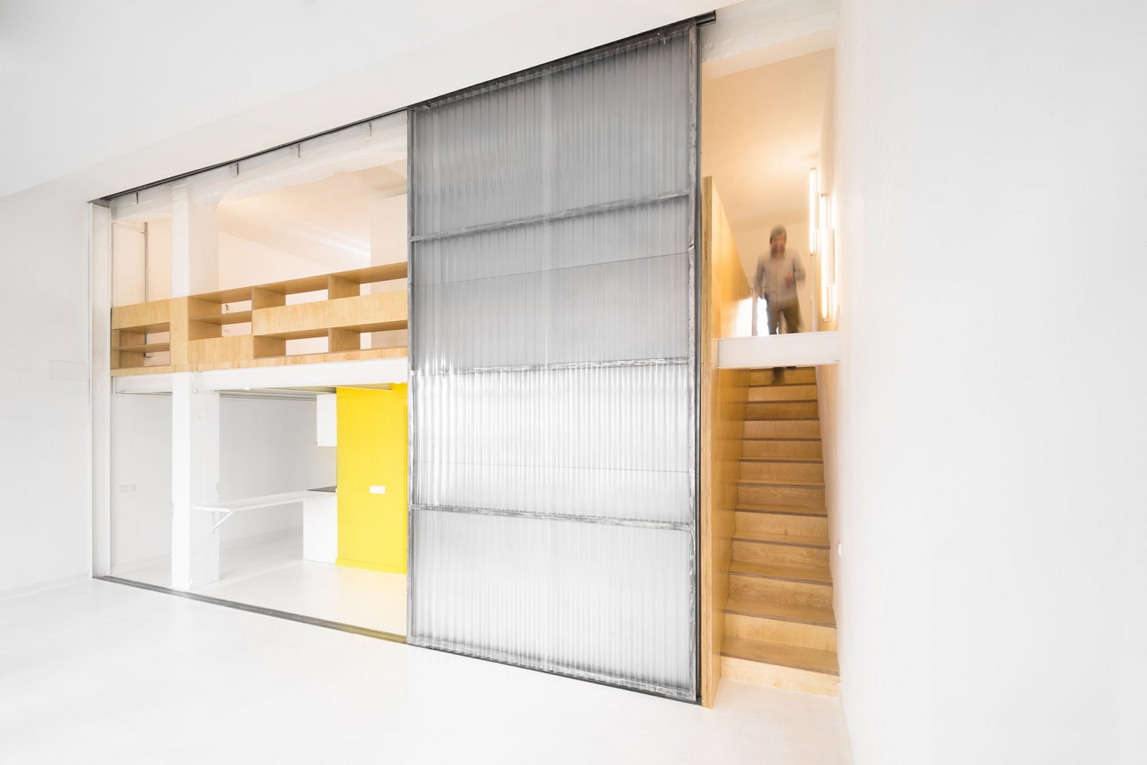 MULTIPLYING ARCHITECTURES (II). Loft Renovation by Idearch. Courtesy of the architects