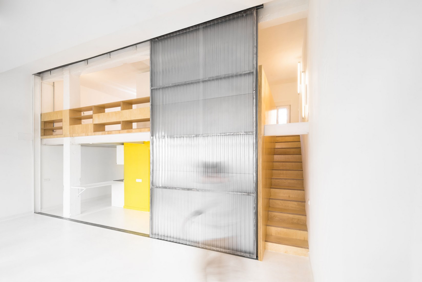 MULTIPLYING ARCHITECTURES (II). Loft Renovation by Idearch. Courtesy of the architects