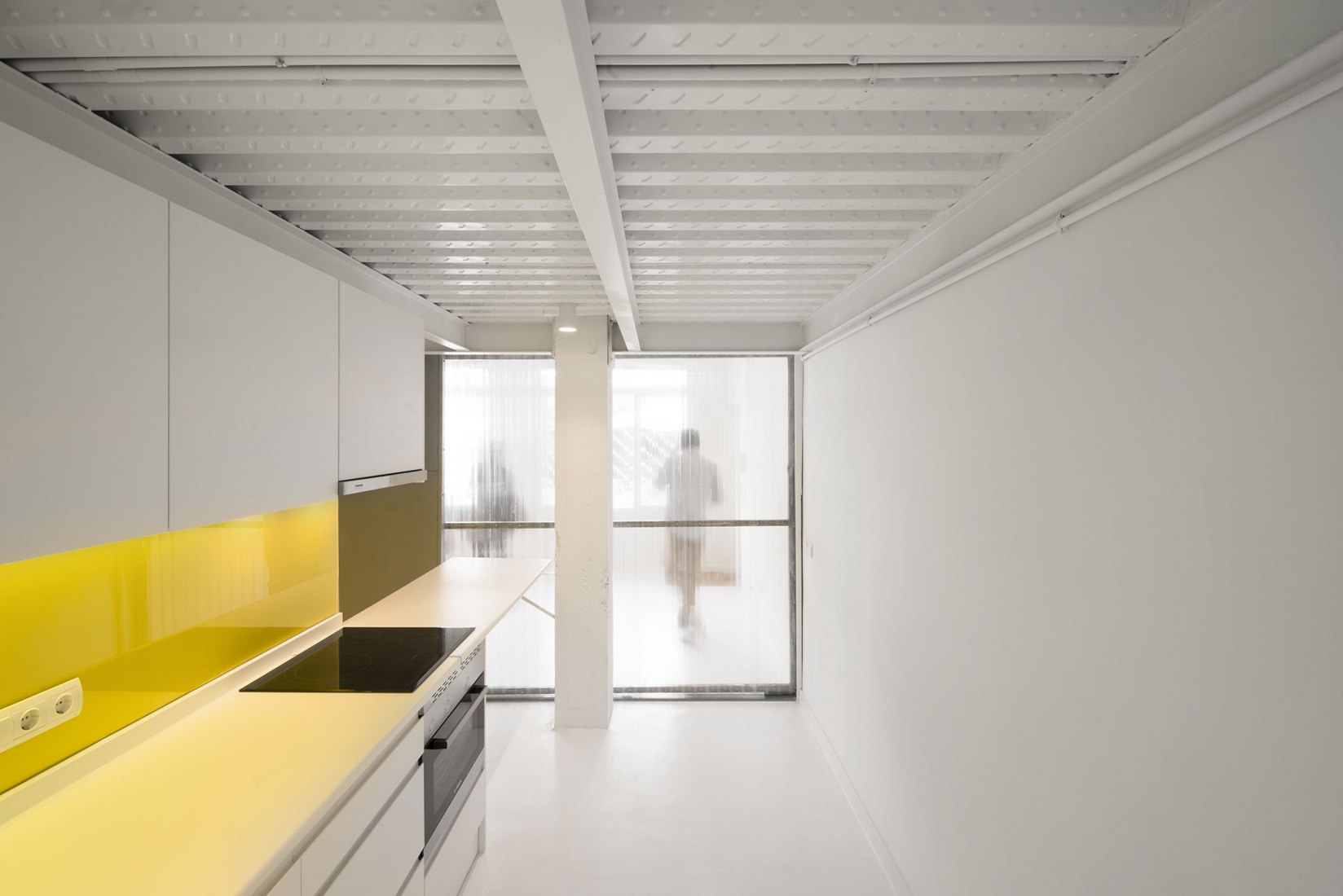MULTIPLYING ARCHITECTURES (II). Loft Renovation by Idearch. Courtesy of the architects