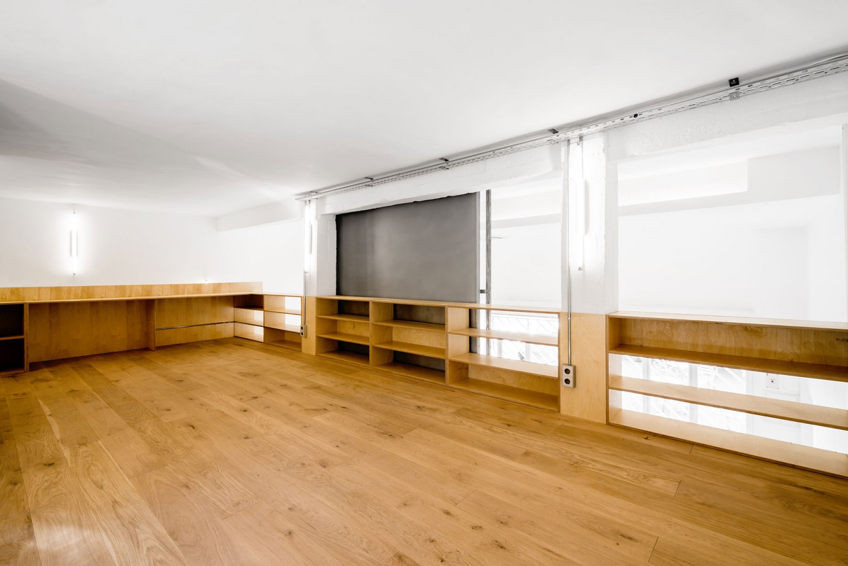 MULTIPLYING ARCHITECTURES (II). Loft Renovation by Idearch. Courtesy of the architects