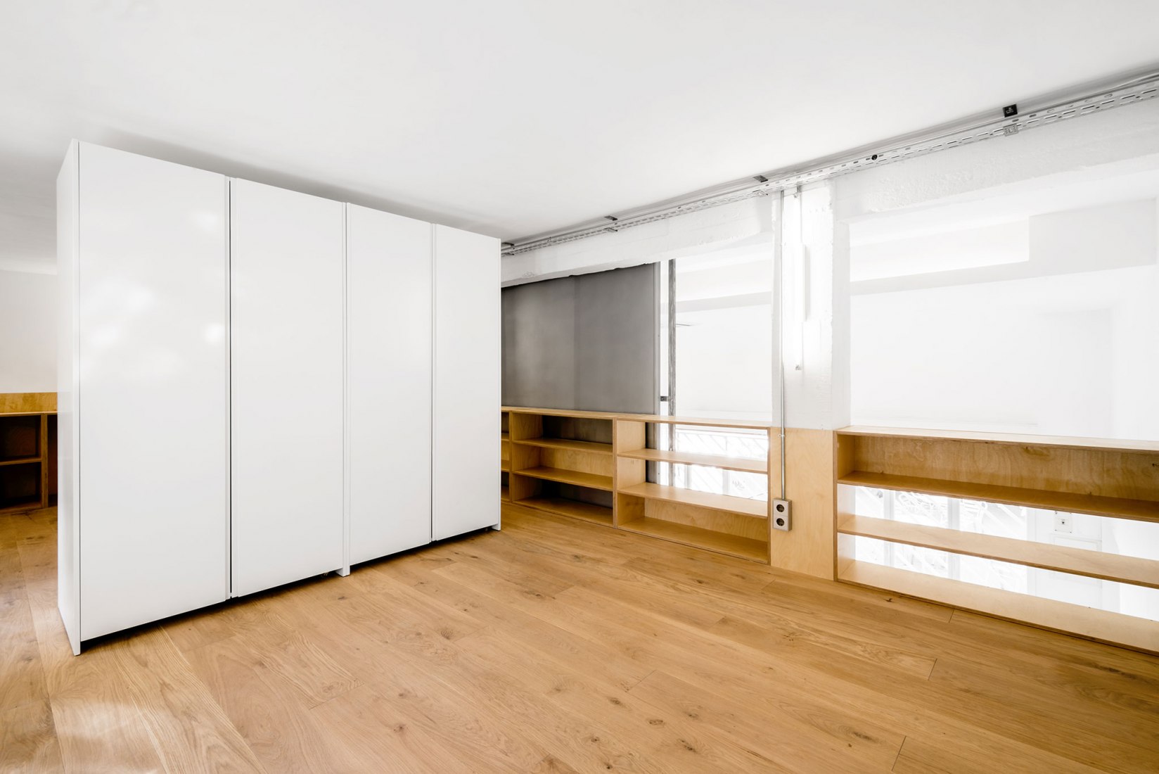 MULTIPLYING ARCHITECTURES (II). Loft Renovation by Idearch. Courtesy of the architects
