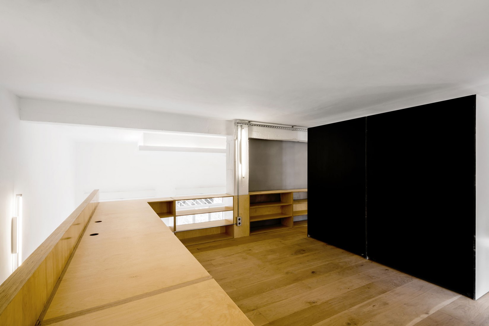 MULTIPLYING ARCHITECTURES (II). Loft Renovation by Idearch. Courtesy of the architects