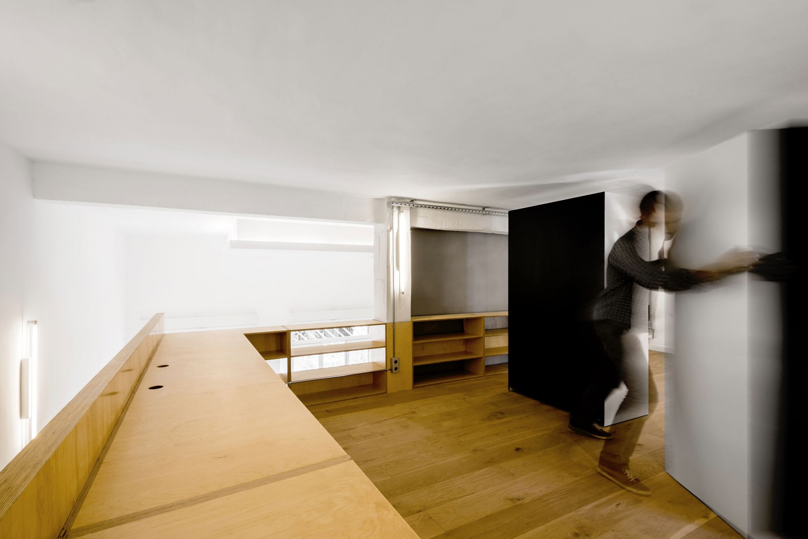 MULTIPLYING ARCHITECTURES (II). Loft Renovation by Idearch. Courtesy of the architects