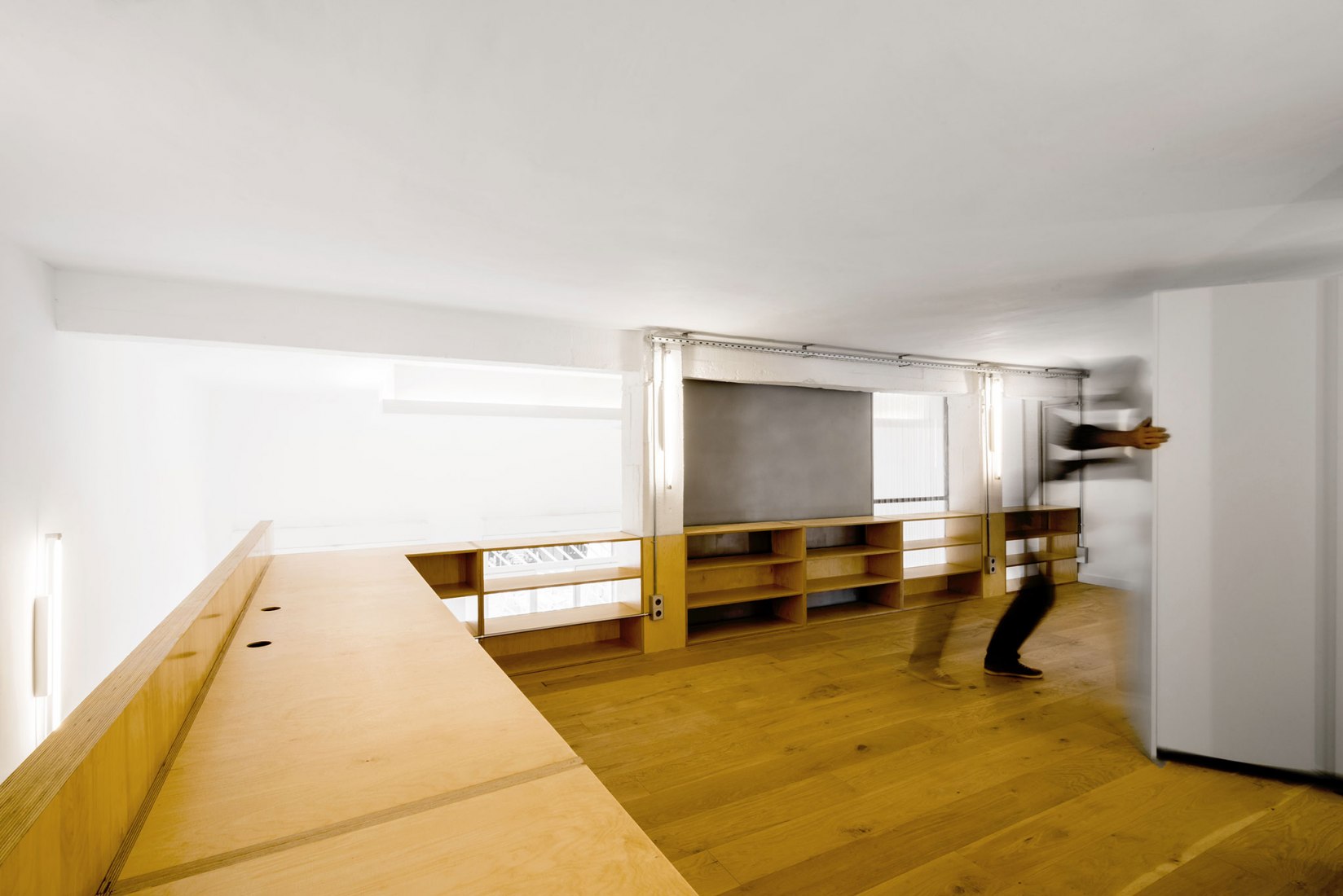 MULTIPLYING ARCHITECTURES (II). Loft Renovation by Idearch. Courtesy of the architects