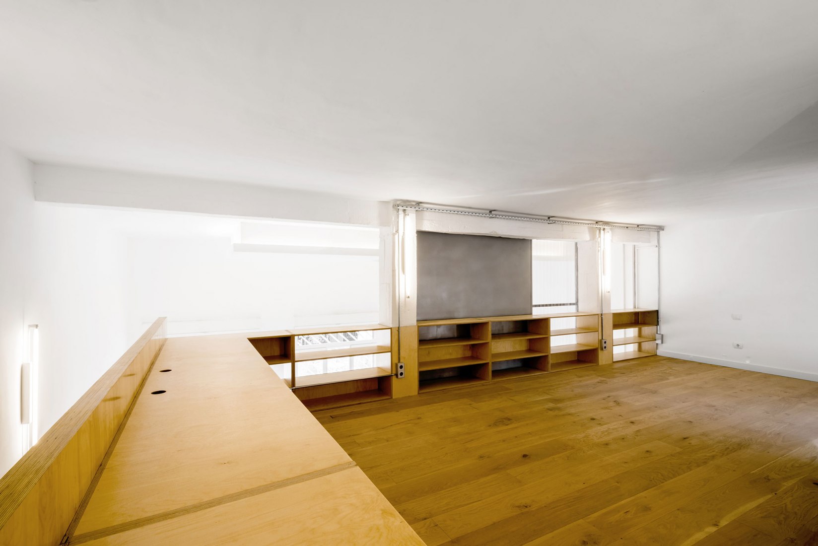 MULTIPLYING ARCHITECTURES (II). Loft Renovation by Idearch. Courtesy of the architects