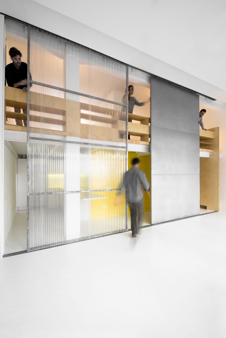 MULTIPLYING ARCHITECTURES (II). Loft Renovation by Idearch. Courtesy of the architects