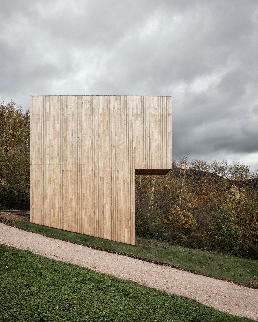 Pabellón montaña / Fjell hytte. Hotel paisajístico Breitenbach por Reiulf Ramstad Arkitekter. Fotografía de Florent Michel @ 11h45