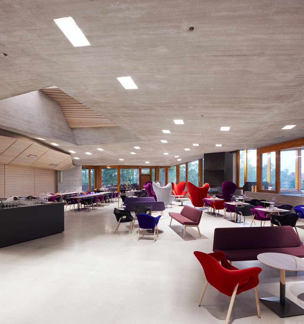 Vista Interior. Renovación del Edificio Principal de la Universidad Aalto por ALA Architects. Fotografía © Tuomas Uusheimo
