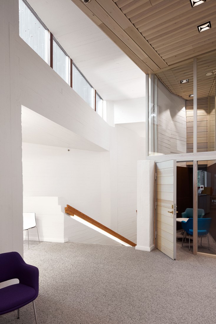 Vista Interior. Renovación del Edificio Principal de la Universidad Aalto por ALA Architects. Fotografía © Tuomas Uusheimo