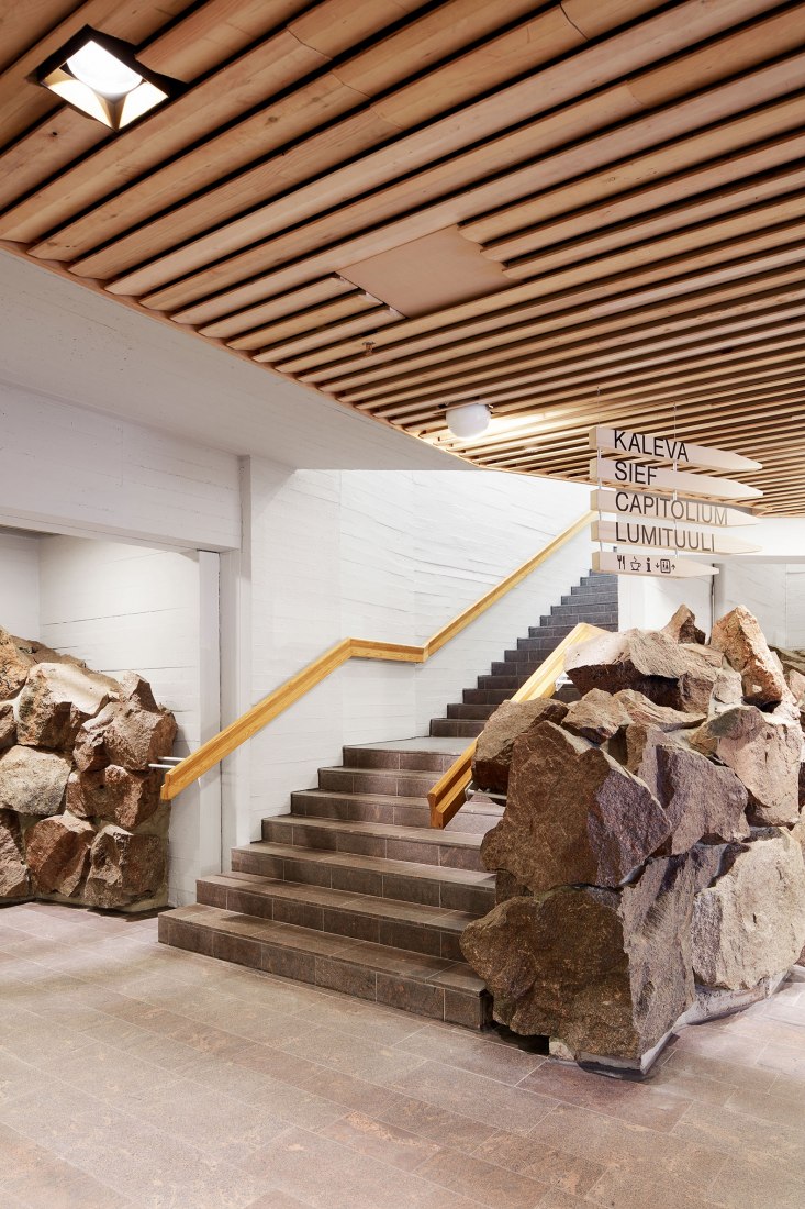 Vista Interior. Renovación del Edificio Principal de la Universidad Aalto por ALA Architects. Fotografía © Tuomas Uusheimo