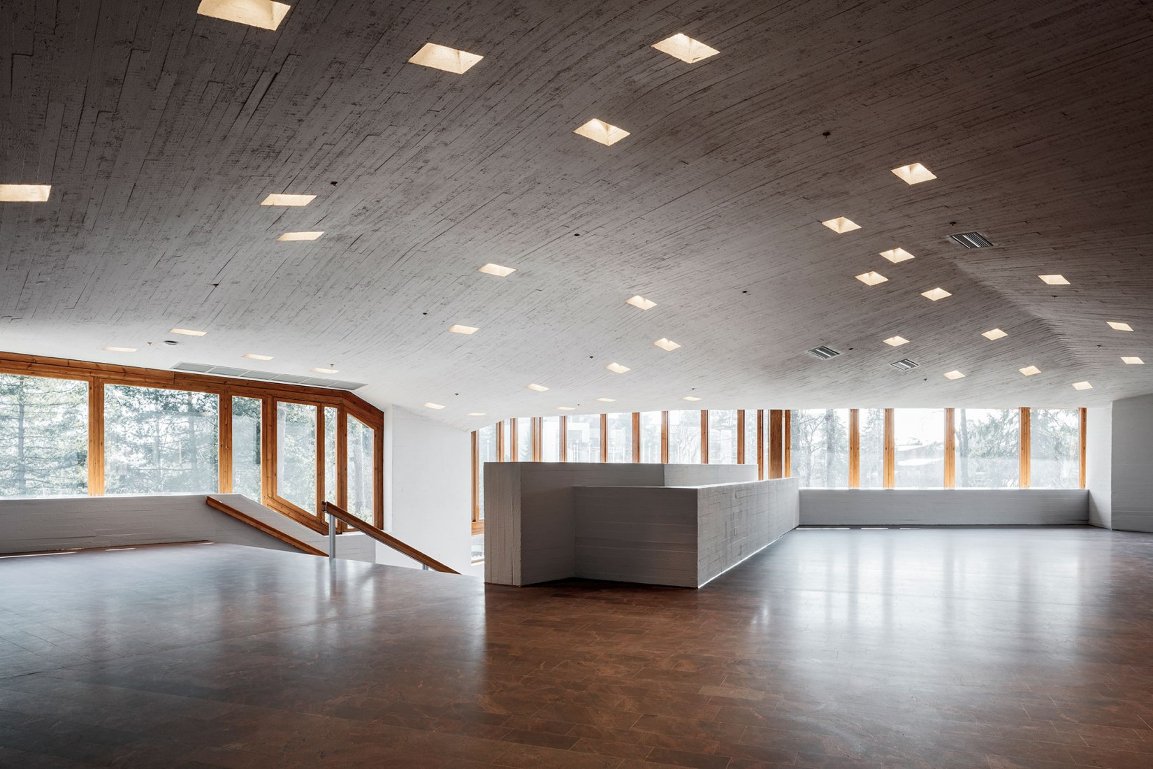 Vista Interior. Renovación del Edificio Principal de la Universidad Aalto por ALA Architects. Fotografía © Tuomas Uusheimo