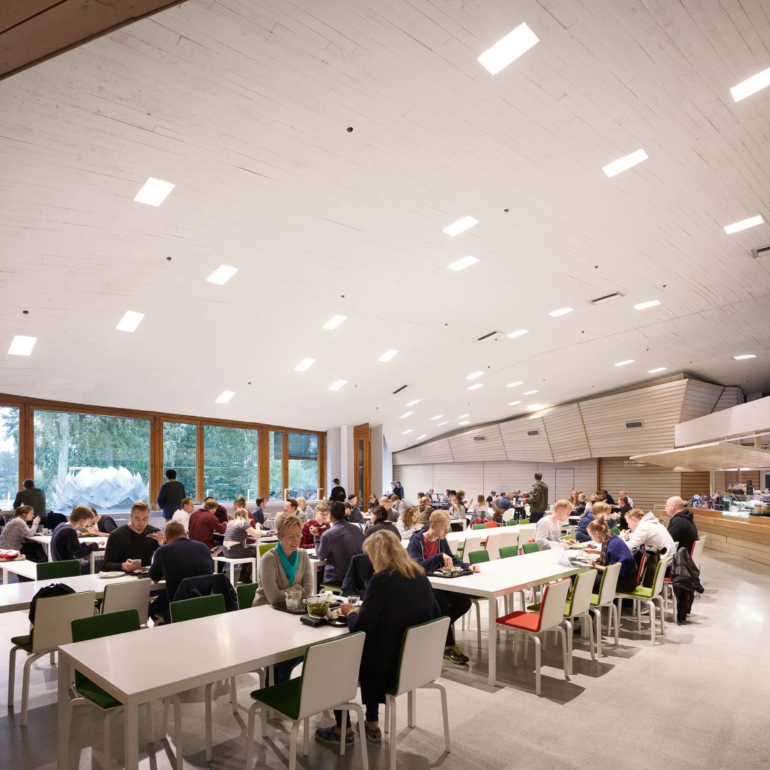 Vista Interior. Renovación del Edificio Principal de la Universidad Aalto por ALA Architects. Fotografía © Tuomas Uusheimo