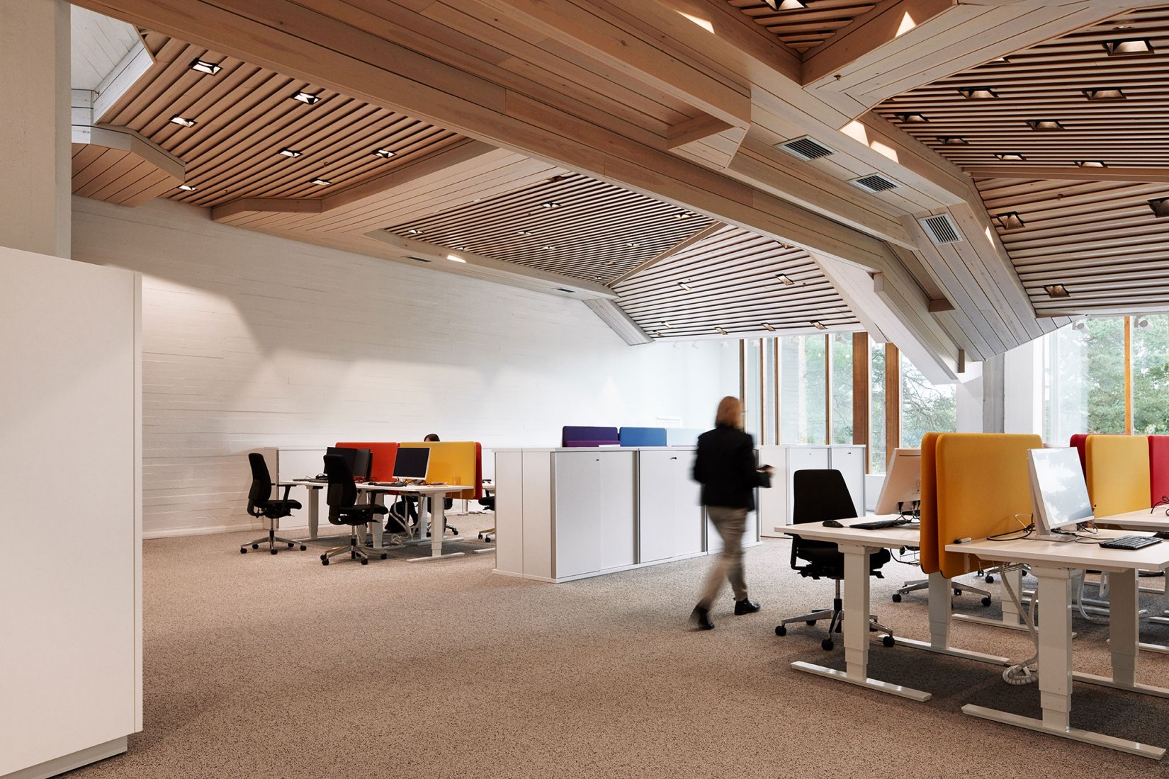 Vista Interior. Renovación del Edificio Principal de la Universidad Aalto por ALA Architects. Fotografía © Tuomas Uusheimo