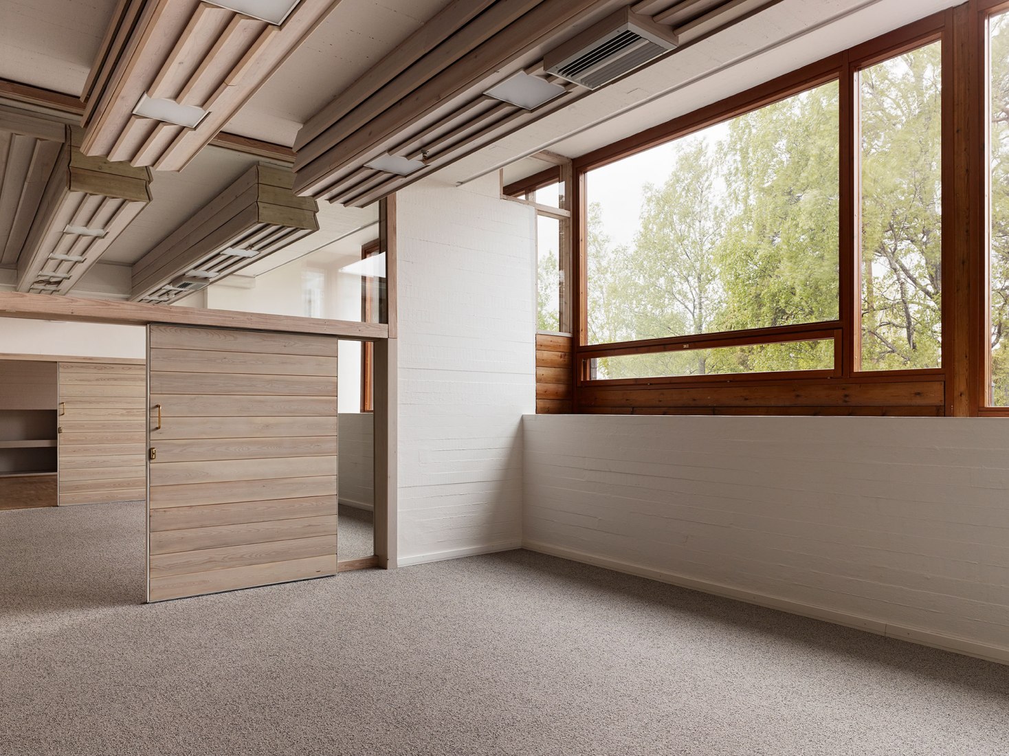 Vista Interior. Renovación del Edificio Principal de la Universidad Aalto por ALA Architects. Fotografía © Tuomas Uusheimo
