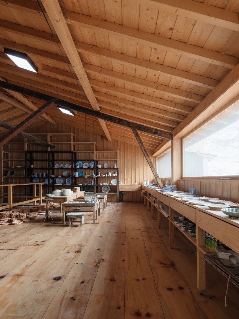 Renovación del edificio de la Antigua Sociedad de Cerámica por Luisa Bebiano Arquitectos y Atelier do Corvo. Fotografía de do mal o menos - Eduardo Nascimento.