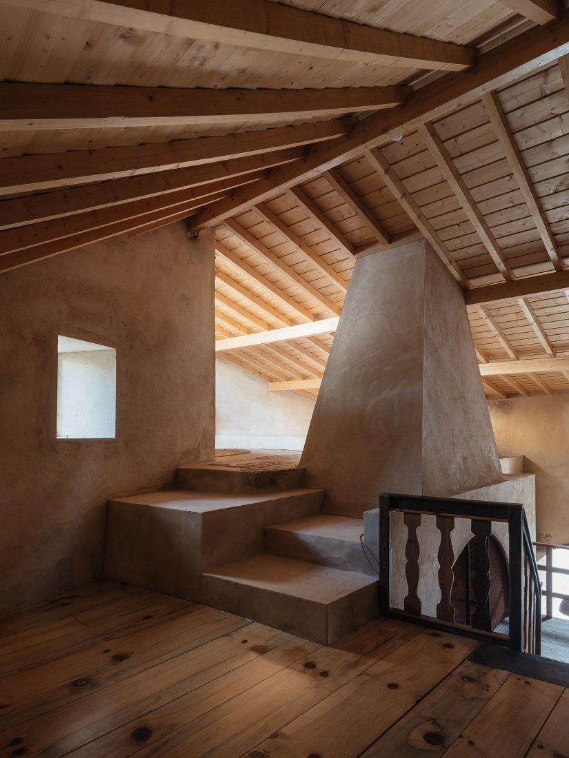 Renovación del edificio de la Antigua Sociedad de Cerámica por Luisa Bebiano Arquitectos y Atelier do Corvo. Fotografía de do mal o menos - Eduardo Nascimento.