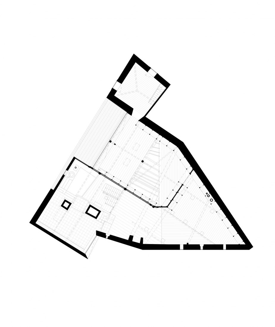 Planta 1. Renovación del edificio de la Antigua Sociedad de Cerámica por Luisa Bebiano Arquitectos y Atelier do Corvo.