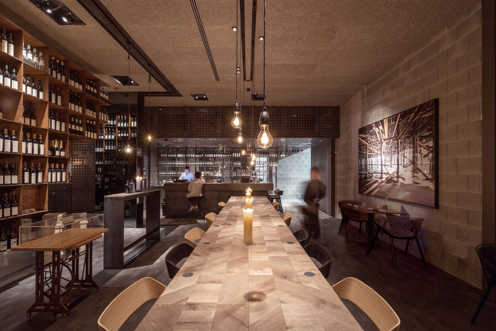 Vista interior. Restaurante “[Wer ist] Stratmann?” por smartvoll. Fotografía de Tobias Colz/smartvoll