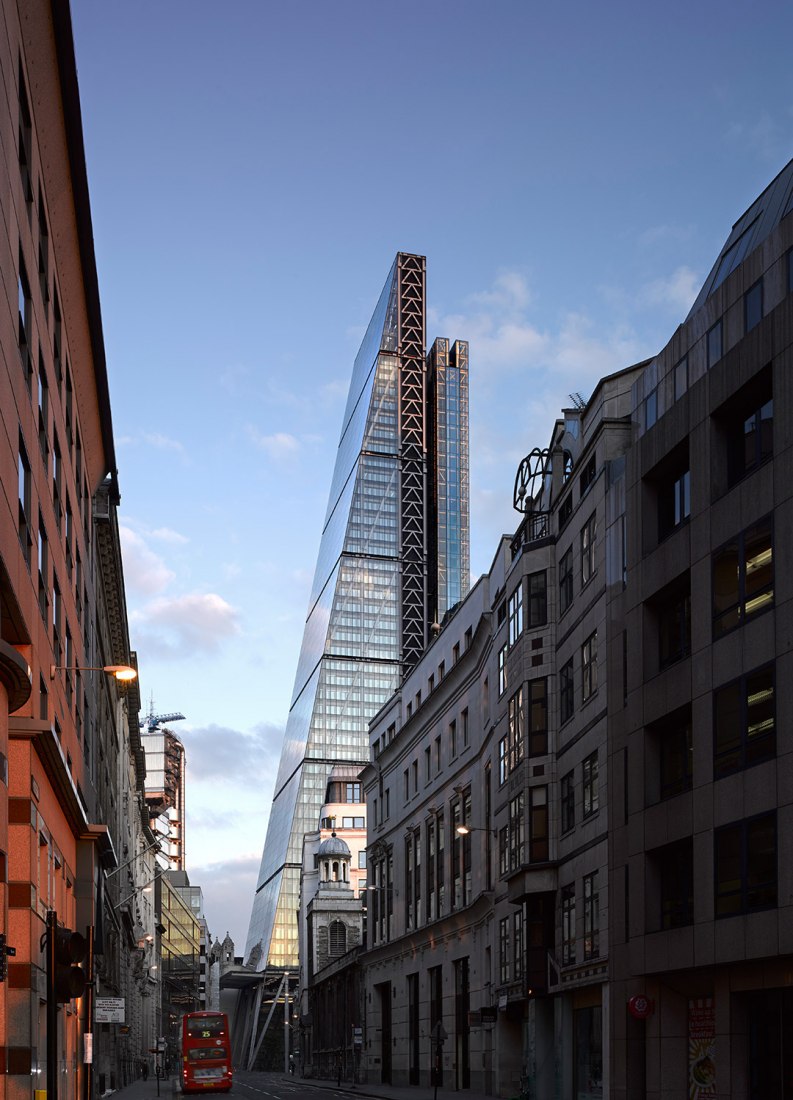 View of the East along Leadenhall Street. The Leadenhall Building by Rogers Stirk Harbour + Partners. Photography by Richard Bryant. Courtesy of British Land/Oxford Properties.