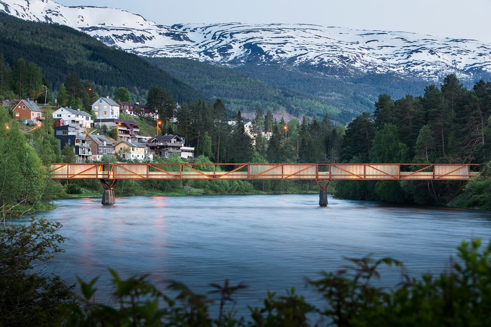 Outside view of the pedestrian bridge Tintra by Rintala Eggertsson Architects. Photograph © Dag Jenssen.