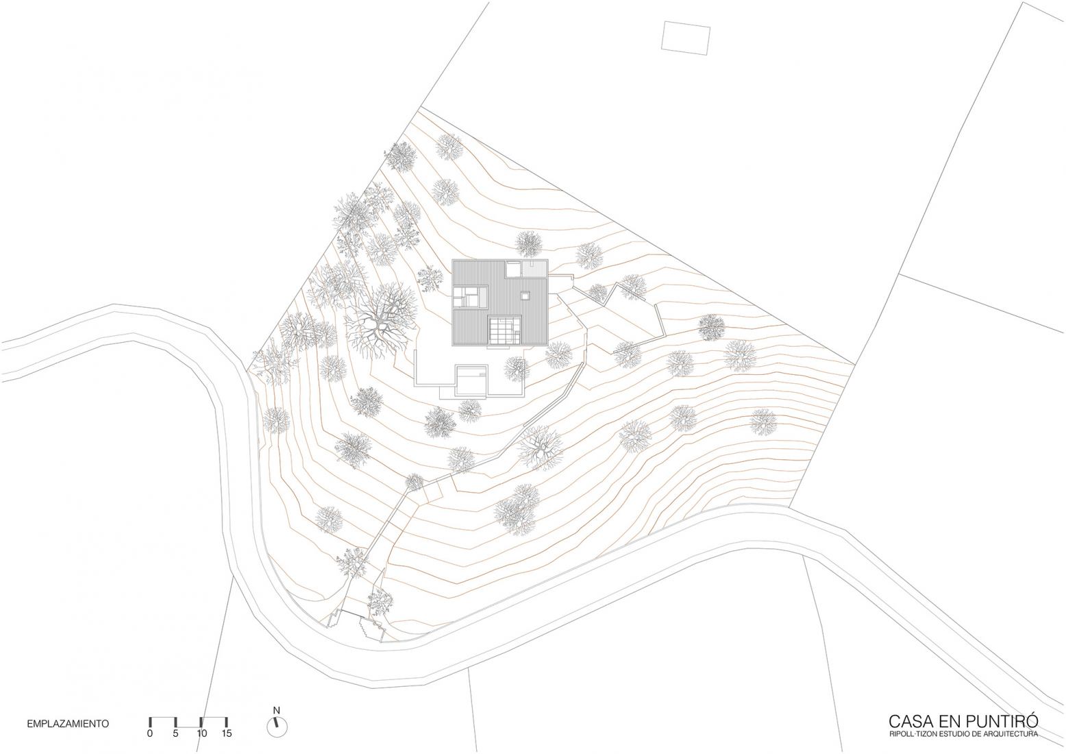 Site floor plan. House in Puntiró by Estudio Ripoll-Tizón.