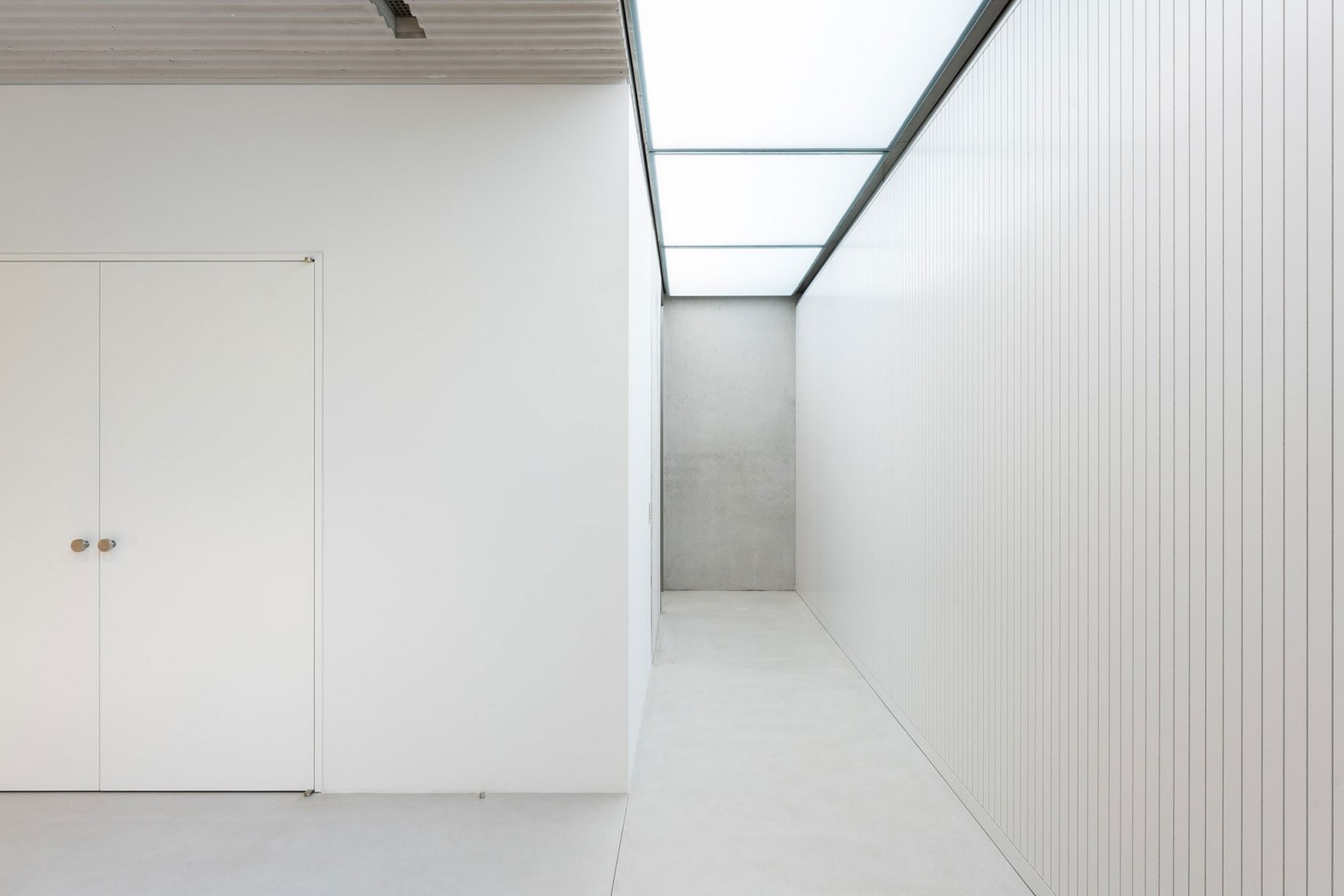 Extension of the Xavier Hufkens headquarters by Robbrecht en Daem. Photograph by HV-studio.