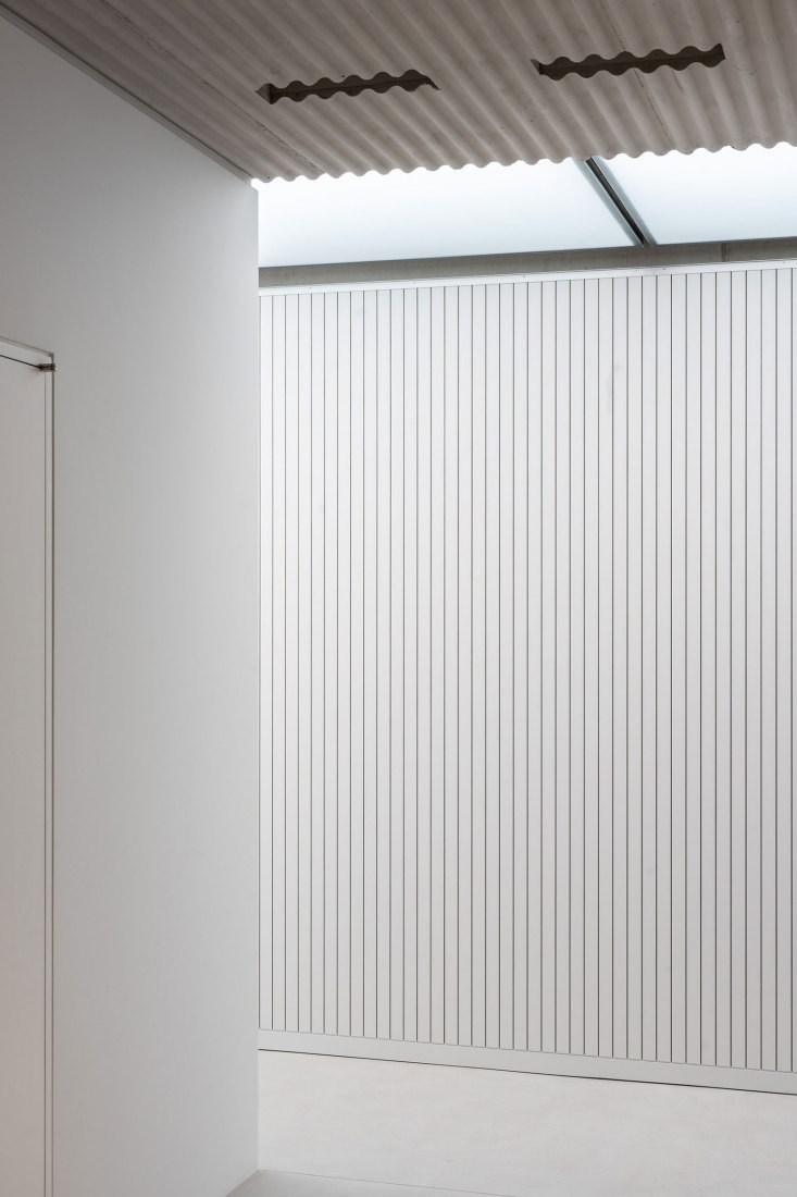 Extension of the Xavier Hufkens headquarters by Robbrecht en Daem. Photograph by HV-studio.