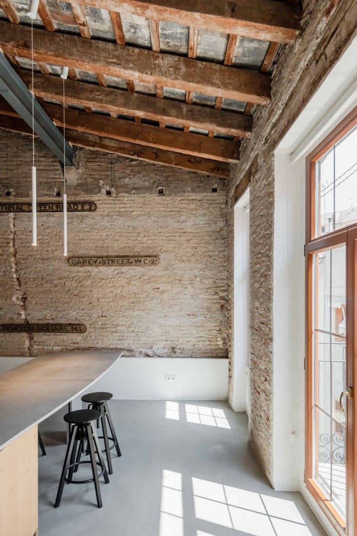 Interior. Apartment Musico Iturbi by Roberto di Donato Architecture. Photograph © Joao Morgado
