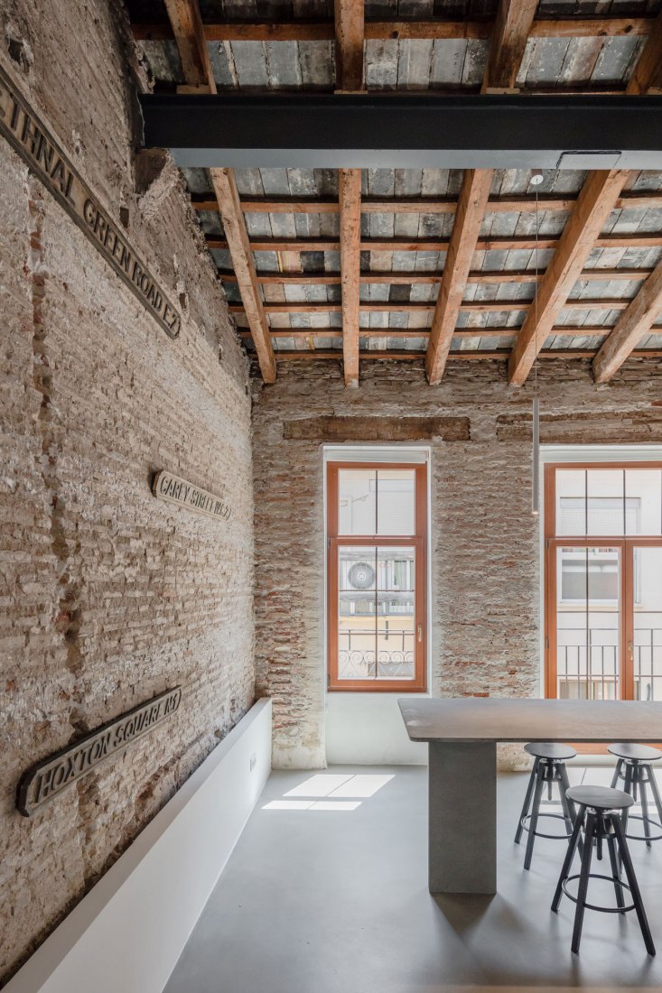 Interior. Apartment Musico Iturbi by Roberto di Donato Architecture. Photograph © Joao Morgado