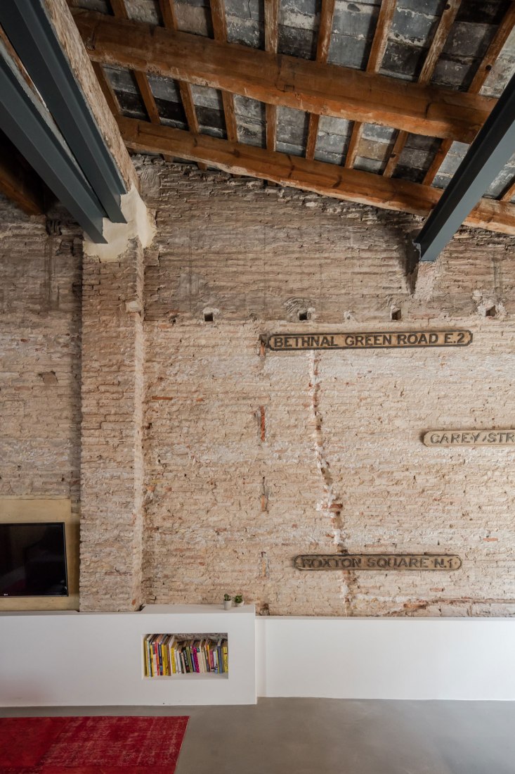 Interior. Apartment Musico Iturbi by Roberto di Donato Architecture. Photograph © Joao Morgado