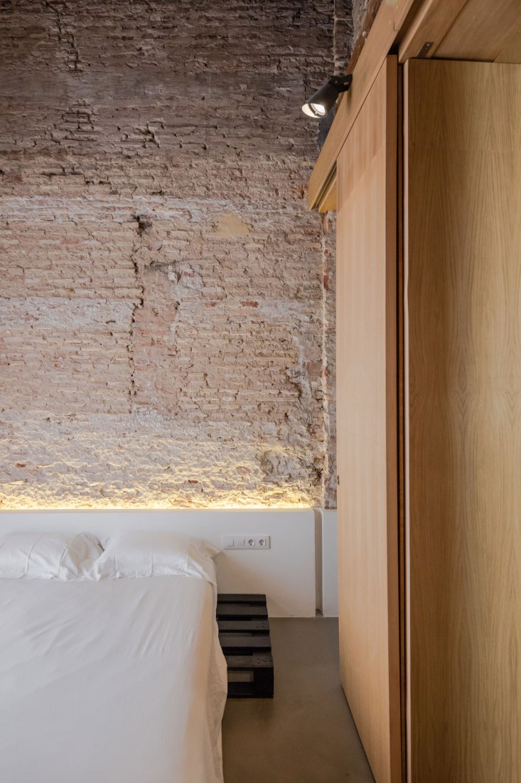 Room. Apartment Musico Iturbi by Roberto di Donato Architecture. Photograph © Joao Morgado