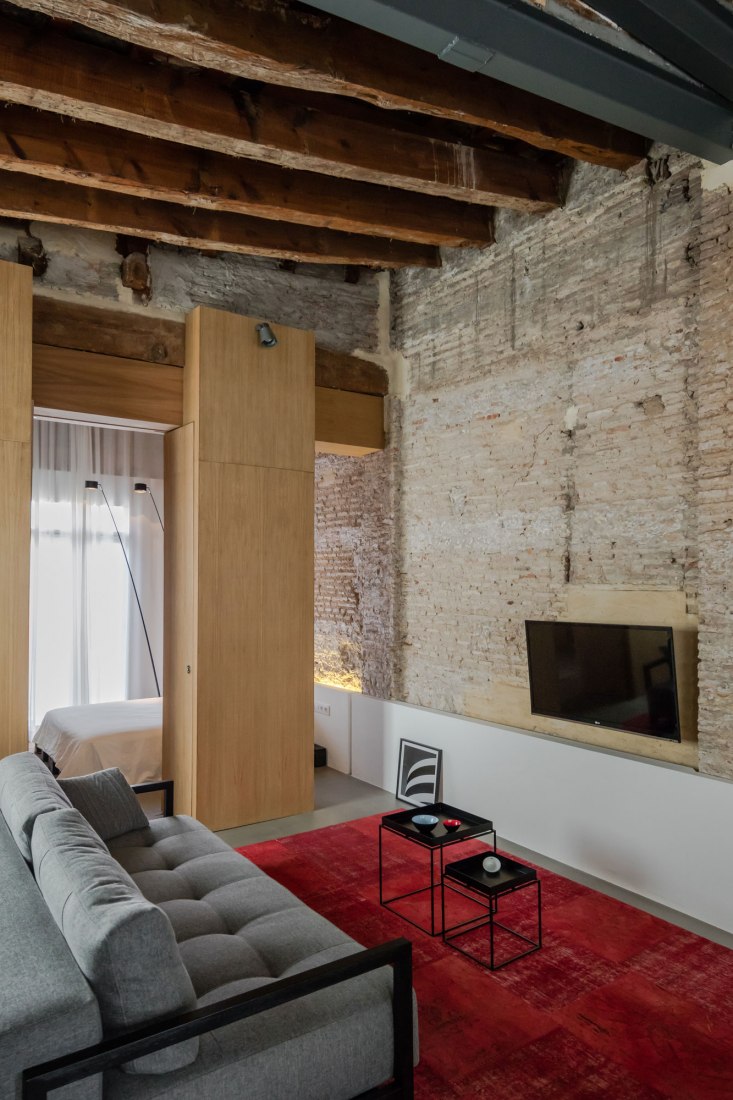 Linving room. Apartment Musico Iturbi by Roberto di Donato Architecture. Photograph © Joao Morgado