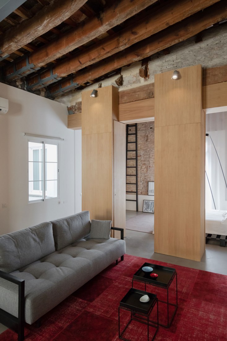Linving room. Apartment Musico Iturbi by Roberto di Donato Architecture. Photograph © Joao Morgado