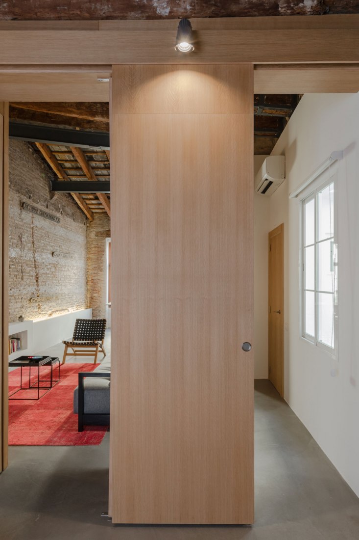 Interior. Apartment Musico Iturbi by Roberto di Donato Architecture. Photograph © Joao Morgado