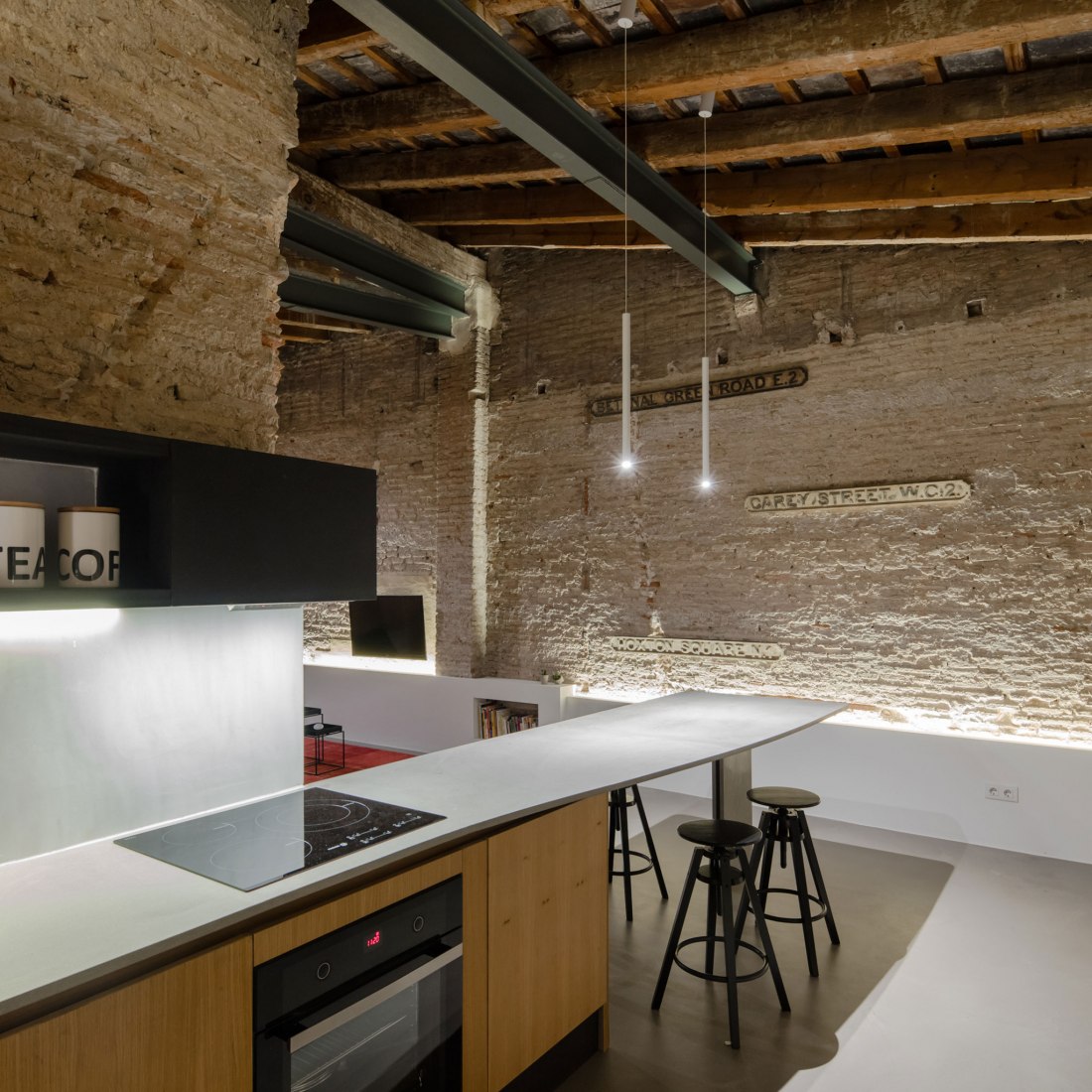 Night view. Apartment Musico Iturbi by Roberto di Donato Architecture. Photograph © Joao Morgado