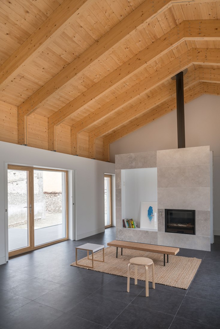 Casa FRU por Roberto Lebrero and Borja Gómez. Fotografía por Miguel de Guzmán, Rocío Romero.