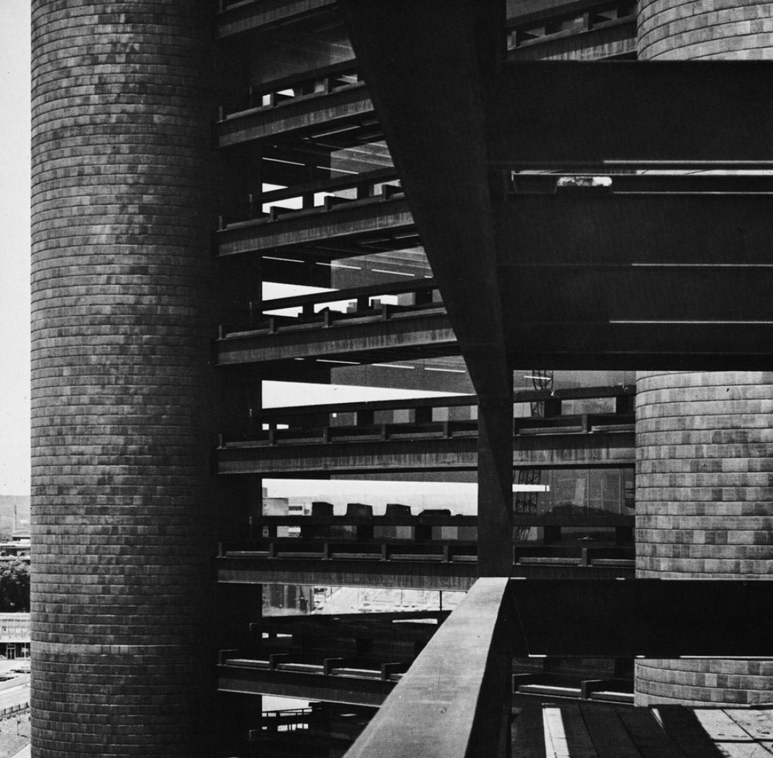 KEVIN ROCHE JOHN DINKELLOO 作品集 KEVIN ROCHE JOHN DINKELLOO 作品集